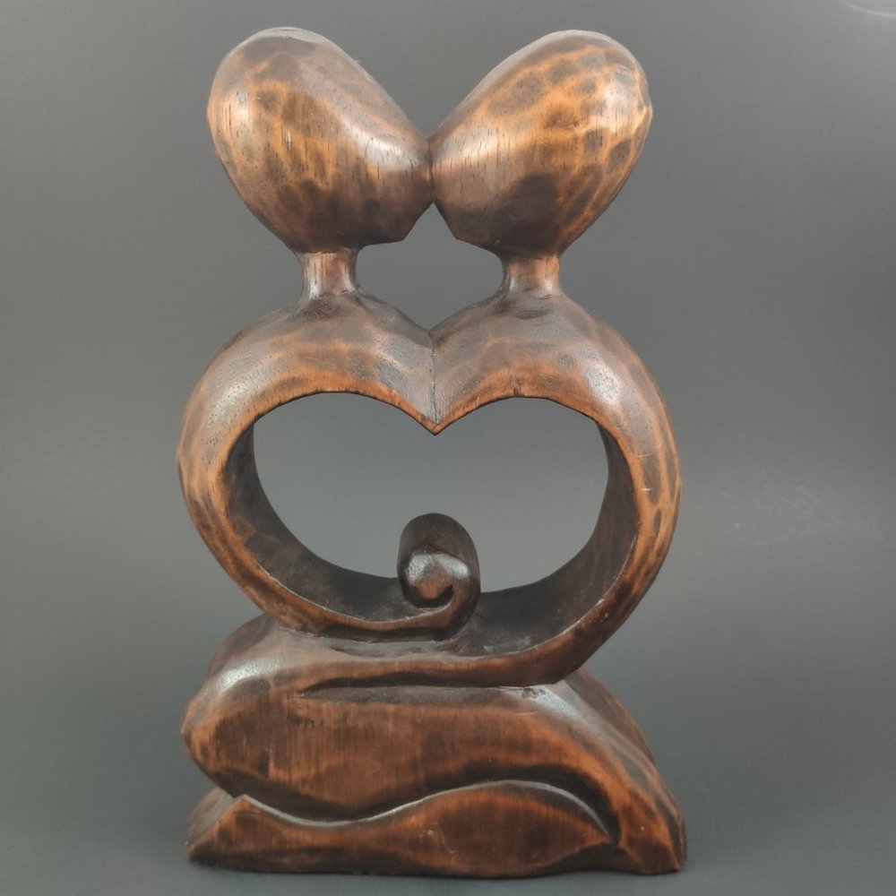 VTG Rustic Carved Wooden Sculpture Kissing Couple